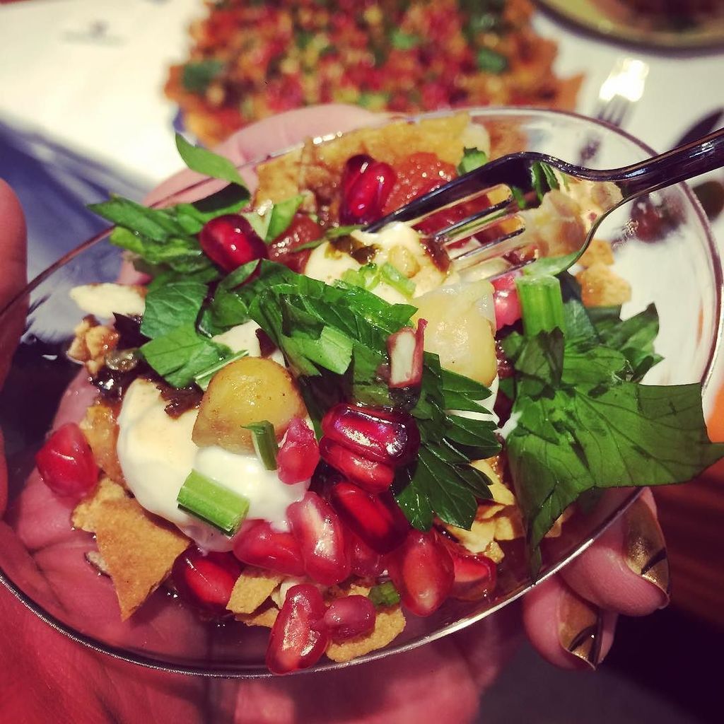 AnnaGisslen's tweet photo. Omg, pomegranate, @oatlyab iFraiche, herbs... A bit #vegan deliciousness 👌🏼 #matprat2016 https://t.co/IAAsDzFLyl https://t.co/pGtYOWddtd
