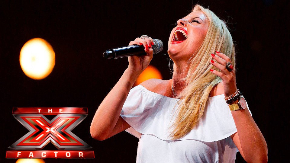 The Sun On Twitter Xfactor S Chloe Paige Suffers Embarrassing