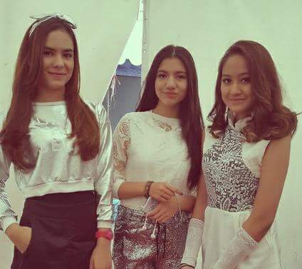 Luvlii18's tweet photo. bener benar kangen kalian😭 @salshaabilaa @steffizmr15 @CassandraaLees @cassandrasleee 
#NacitaMNCTVGokil https://t.co/NDUzubzOcZ