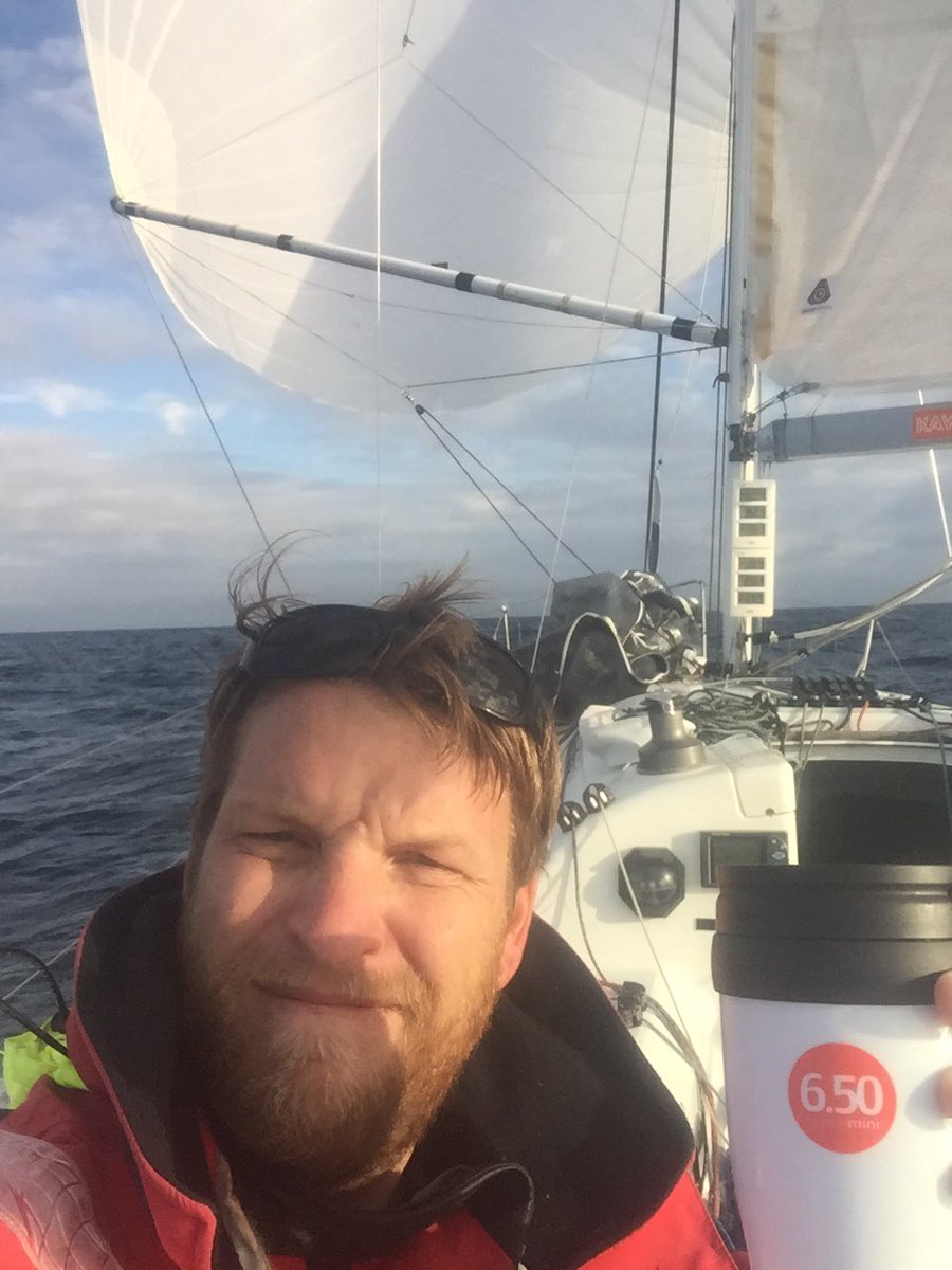 Renaud_Mary's tweet photo. Convoyage Figaro retour Douarnenez bis! Avec un bon cafe bien chaud! @MacaireXavier @ClasseFigaroben @ClasseMini https://t.co/fkwdYi1vpa