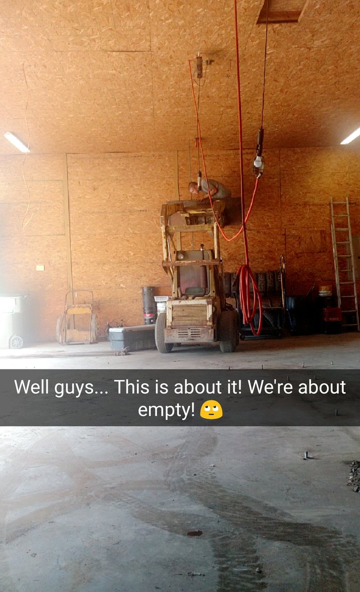 Vdr426's tweet photo. We're about empty! https://t.co/54zkyxJIrF