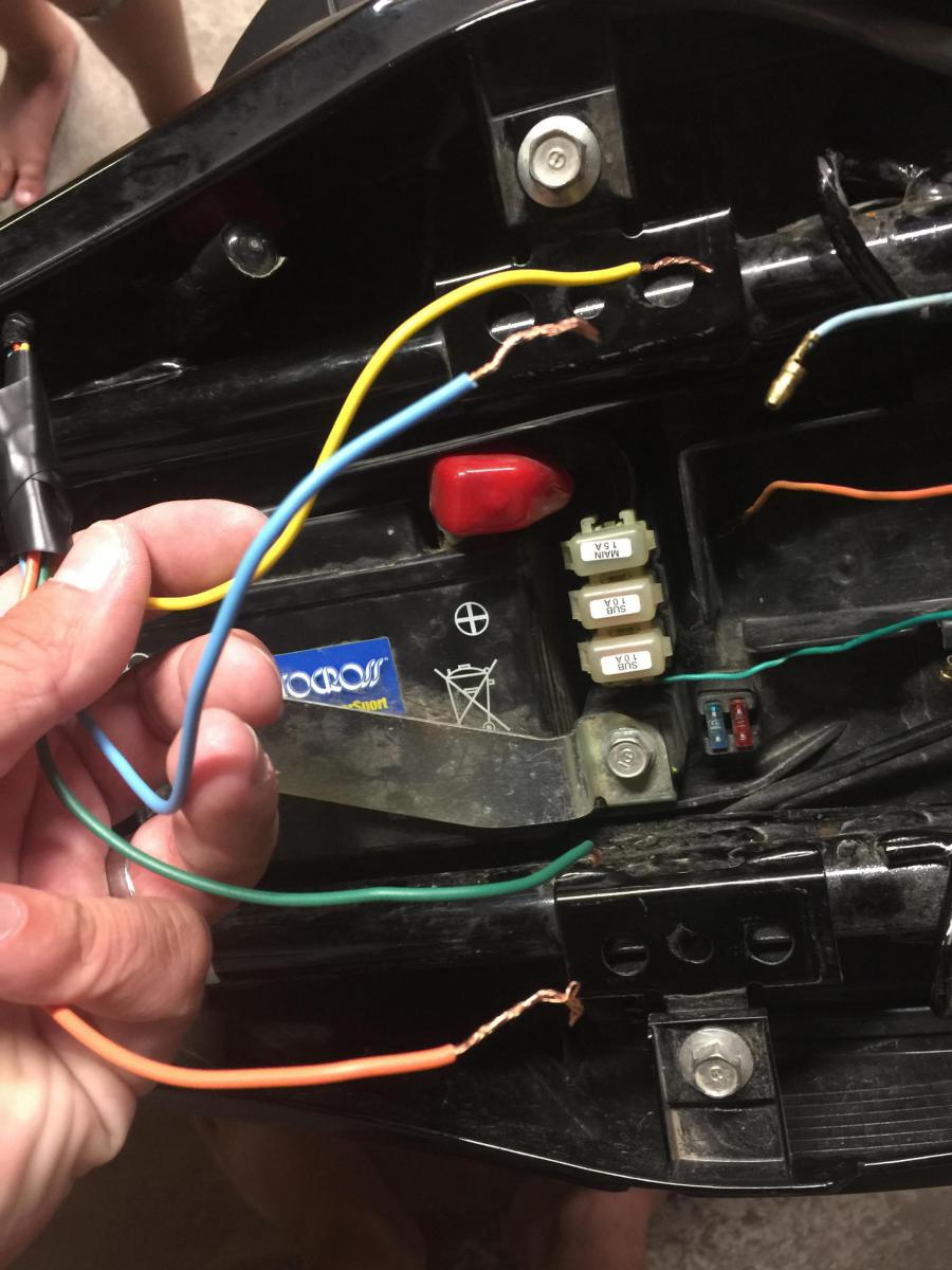 HondaGrom's tweet photo. Help with turn indicators
https://t.co/UtFdKUCkpi #Grom https://t.co/GVAXe17SqU