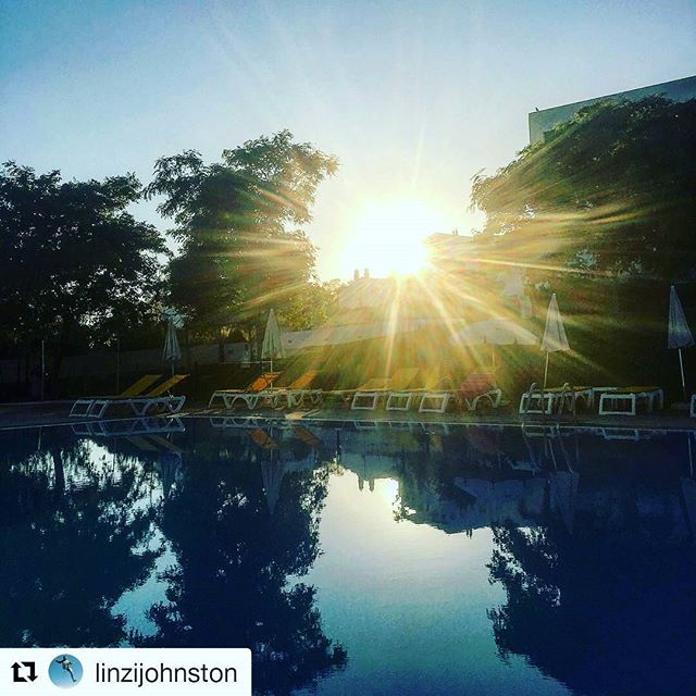 LunaHotels's tweet photo. Sunset ☀️ Luna Alvor Village 
#poollife #sunset #peaceful #lovinglife 📷: @lunahotels https://t.co/zRAC6iMcp5