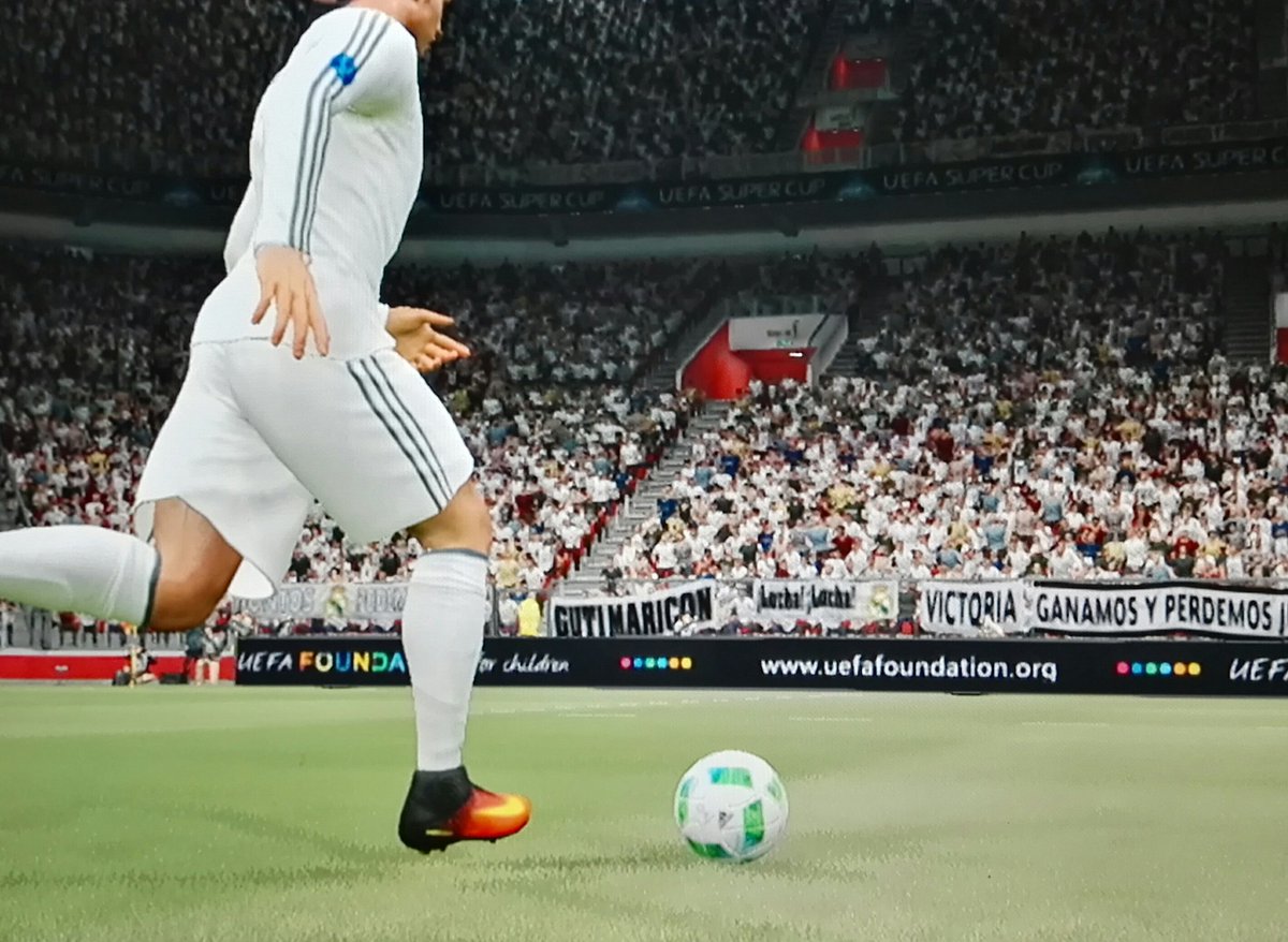 McDepre's tweet photo. Madre mía el PES 2017. https://t.co/kQr72Q8IYi