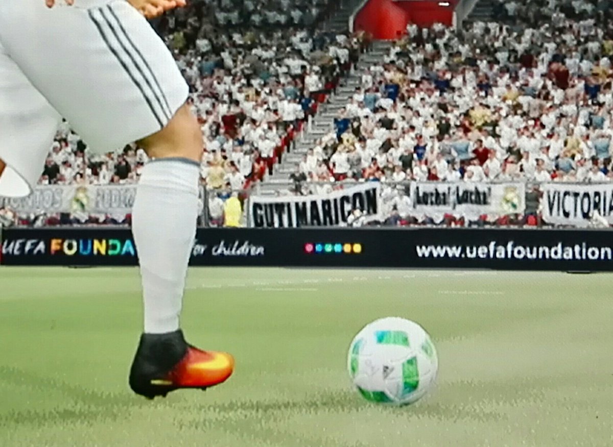McDepre's tweet photo. Madre mía el PES 2017. https://t.co/kQr72Q8IYi