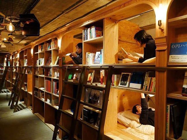 WriteFor826's tweet photo. Do they also recommend a good bedtime story? This library allows you to sleep in its bookshelves: https://t.co/5djF4Lo2zg #amreading https://t.co/XV9pS8fadz