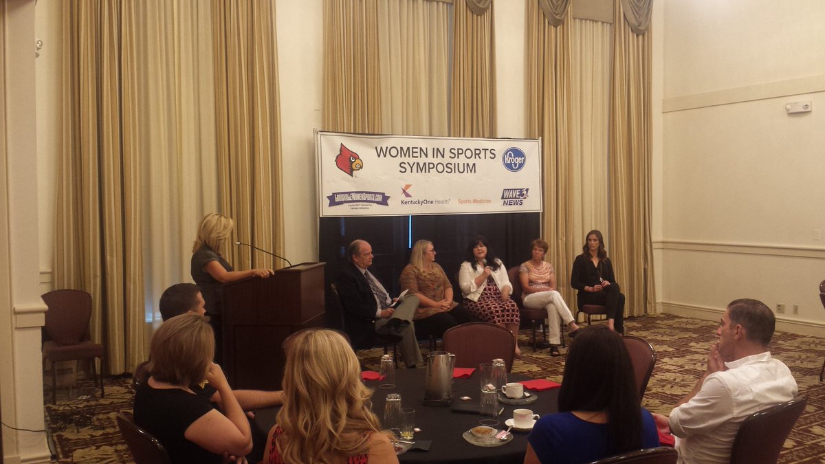 louwsports's tweet image. UofL Asst. Sport Info Director Kim Pemberton on media access to female sports @ulwomenssoccer @UofLTrackXC #WISWeek