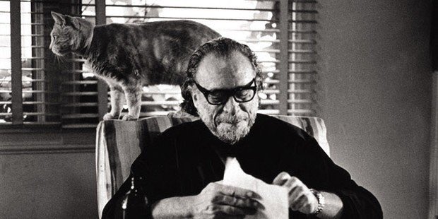 Aslında insanların gerçek yüzleri her zaman ortadadır. Sadece bakmakta ve anlamakta geç kalırsın. 

/Bukowski/