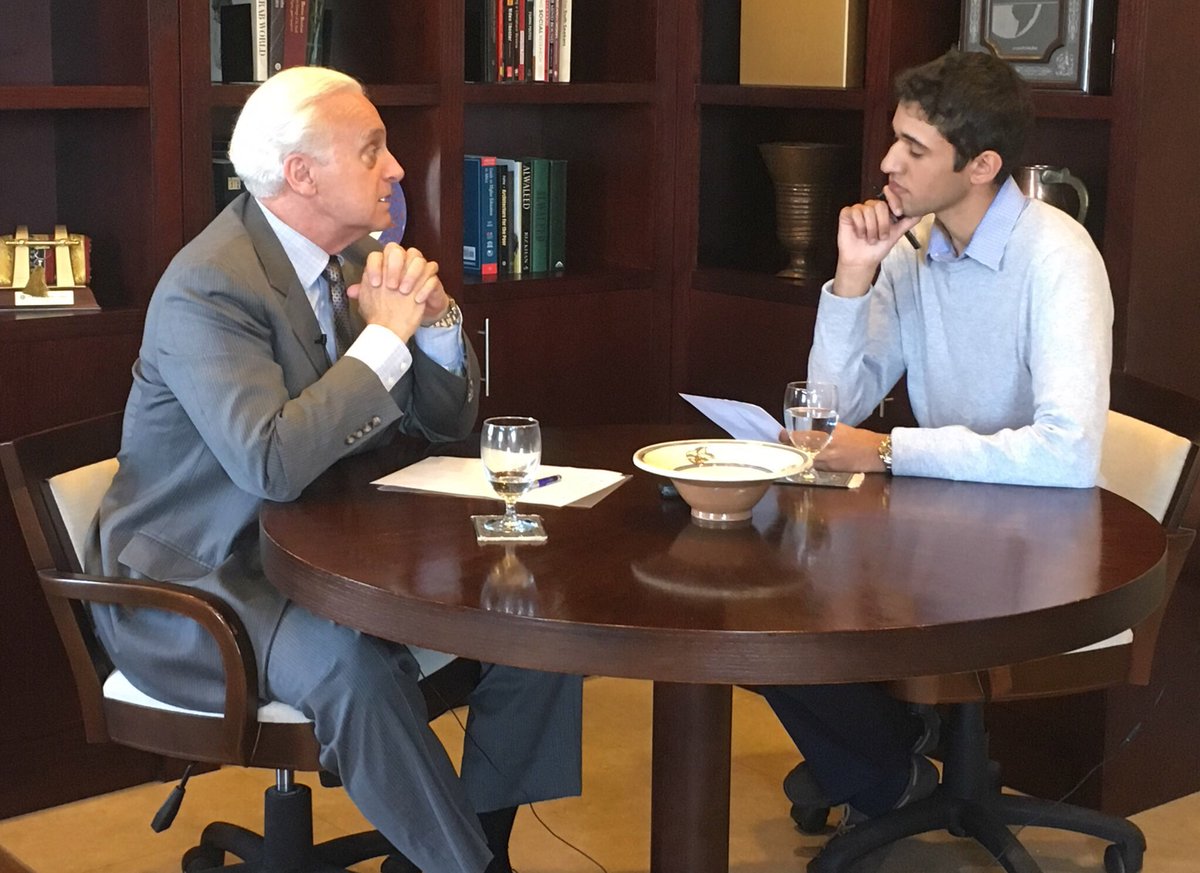 Caravan_AUC's tweet photo. Editor-in-chief @mohamedkouttaa interviews @AUC President @FrankDiplomacy on his vision for the university's future. https://t.co/WhwDuibaDi