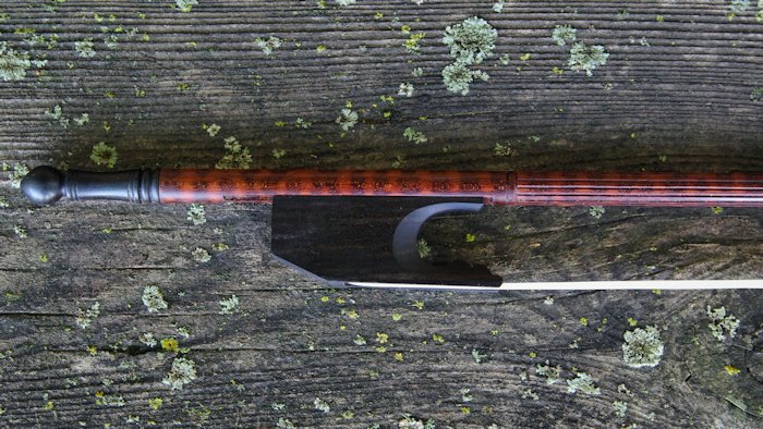 onceuponatreeCA's tweet image. Baroque cello bow in snakewood and ebony. Sept. 2016. #baroquebow #cellobow #bowmaking