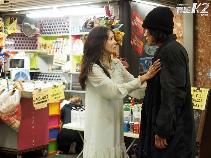 TheDramaKorea's tweet photo. Jauh-jauh ke Spanyol, Ji Chang Wook sama Yoona cuman jadi gembel. #TheK2 https://t.co/SS2JodUbVy