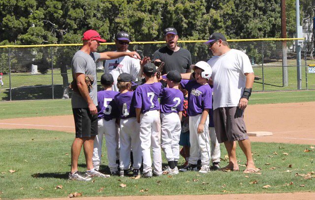 GoDPYB's tweet photo. DPYB @PONYbbsb Fall Ball under way. Pinto 8 "Bats" huddle #GoDPYB https://t.co/Aujc2KYt8j