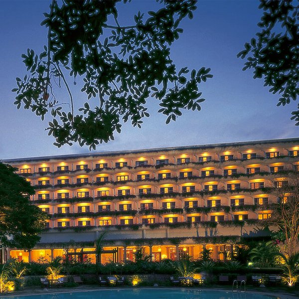 OberoiHotels's tweet photo. Experience direct luxury with Oberoi! Book directly from the website. #LimitedPeriodOffer. https://t.co/8iQqwUqq0Z