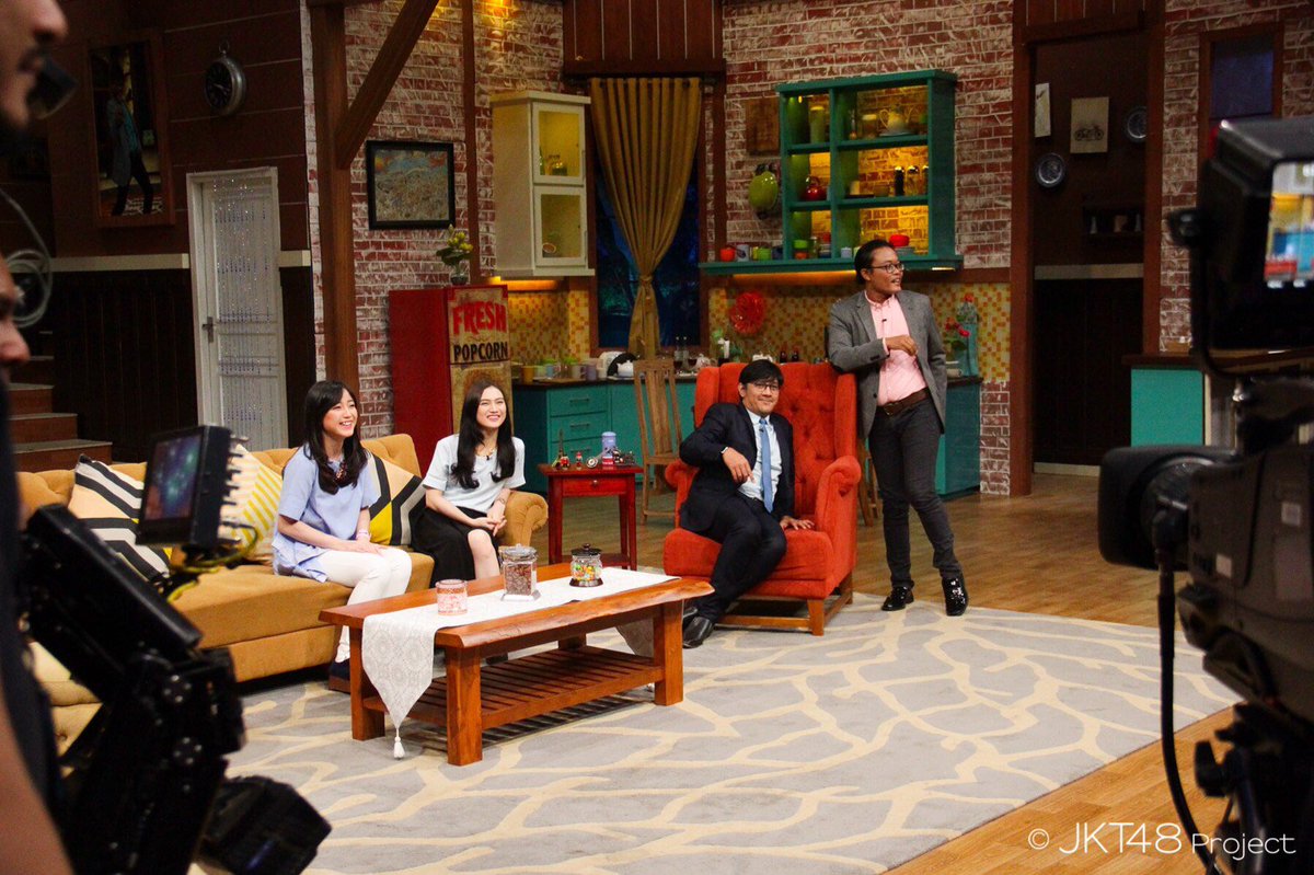FxSudirmanJKT48's tweet photo. [RETWEET] Yuk UP Hashtag Utk @melodyJKT48 @SinkaJ_JKT48 Malam Ini @Ini_Talkshow😘💕
#ITSManis #MelodySinkaJKT48ITS_NET https://t.co/yhk12n9lAw