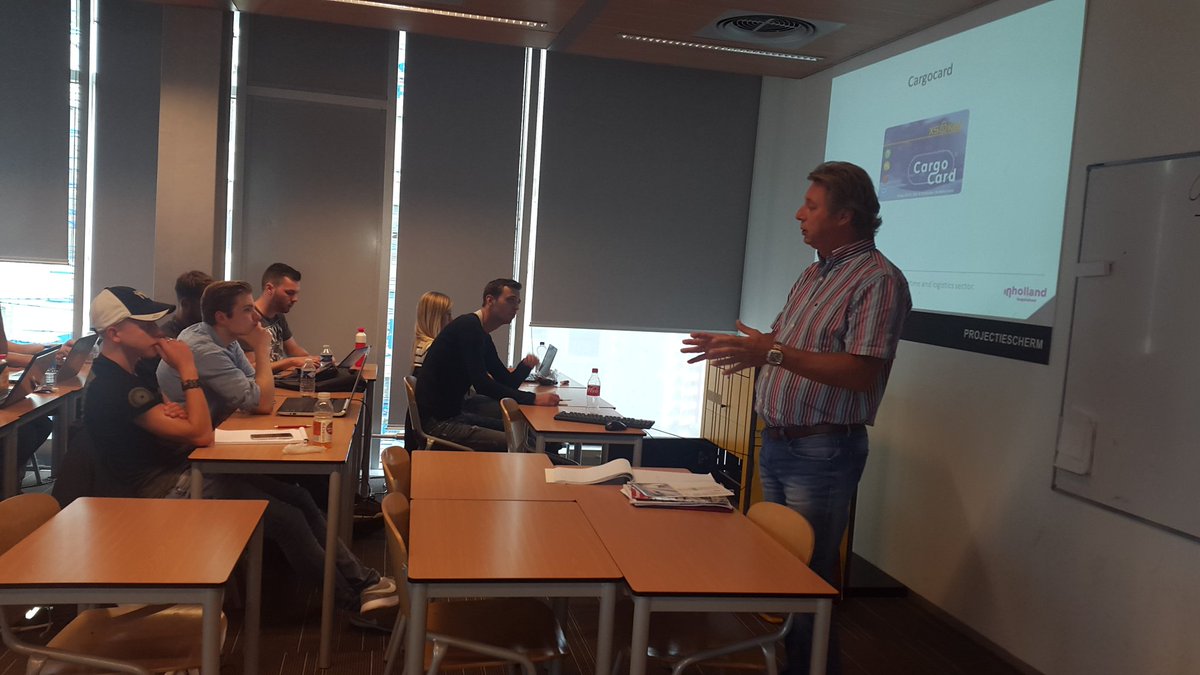 PortSolutionsRd's tweet photo. Frank Hozeman, #SecureLogistics verteld over de #cargocard @Inholland #PSR https://t.co/2GrumxgqGJ
