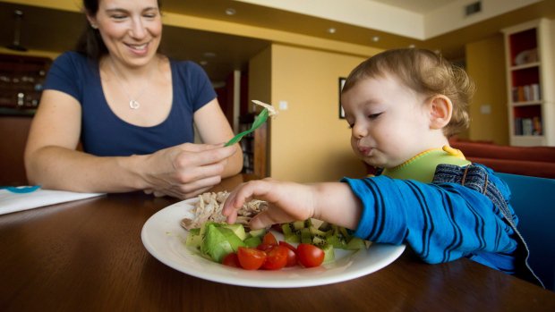 CBC's tweet photo. Choking risk for baby-led weaning no different than spoon-feeding. https://t.co/5vKEJfvBQx https://t.co/tGEboGv4Fc