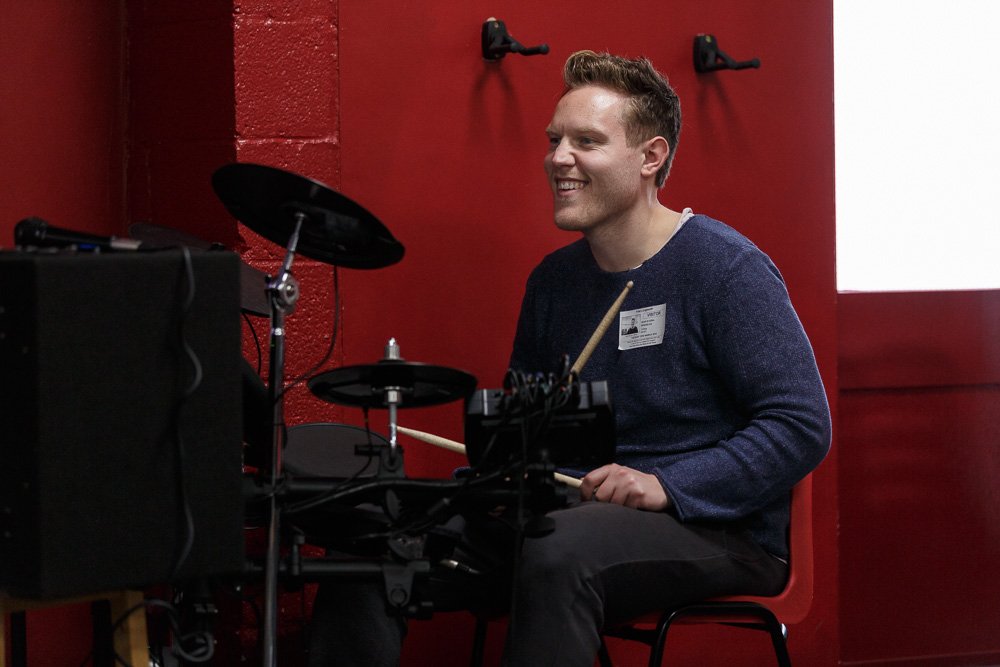 LoveMuFu's tweet image. Does a lack of specialist teachers really mean a lack of musical expertise amongst teachers? ow.ly/bmcs304lobc