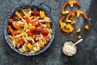 EnjoyaPepper's tweet photo. Pasta salad with Enjoya #stripedpepper #foodie #healthy #recipe https://t.co/unIVavAq13 https://t.co/9YNPpaWDu3