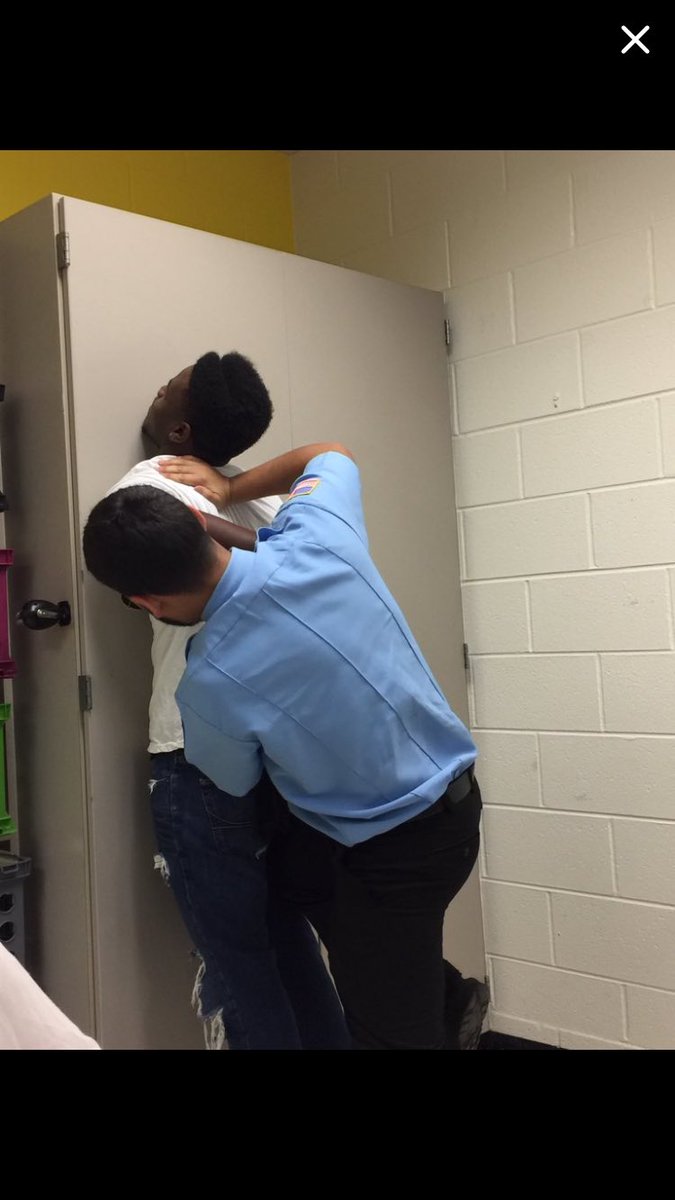 the_beaner69's tweet photo. Don't fuck around in class #topflightsecurity https://t.co/EPnCJ5CE1r