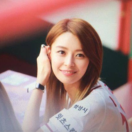 HelloVenusTrans's tweet photo. [Instiz] Greek Rome myth x Idol part 1 #nara #yeeun #victoria #parkgyuri-- https://t.co/zgJ7QsQF5a https://t.co/HyNzZieKgT
