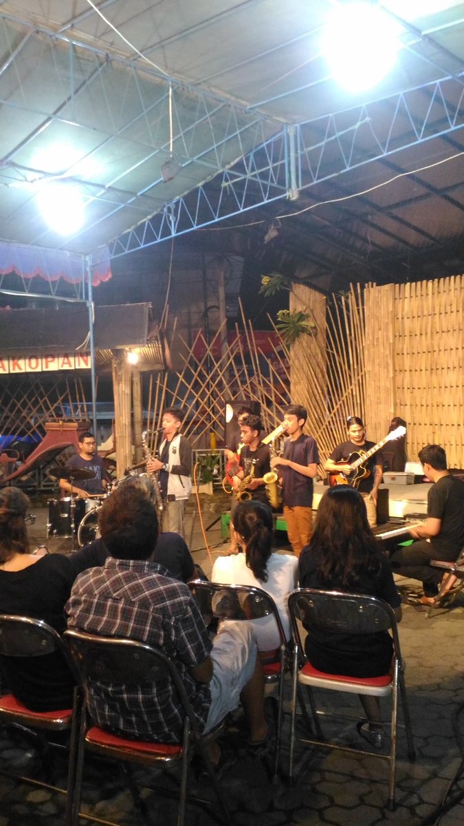 Seneng aja ngliatin orang bermusik #jazzmbensenen