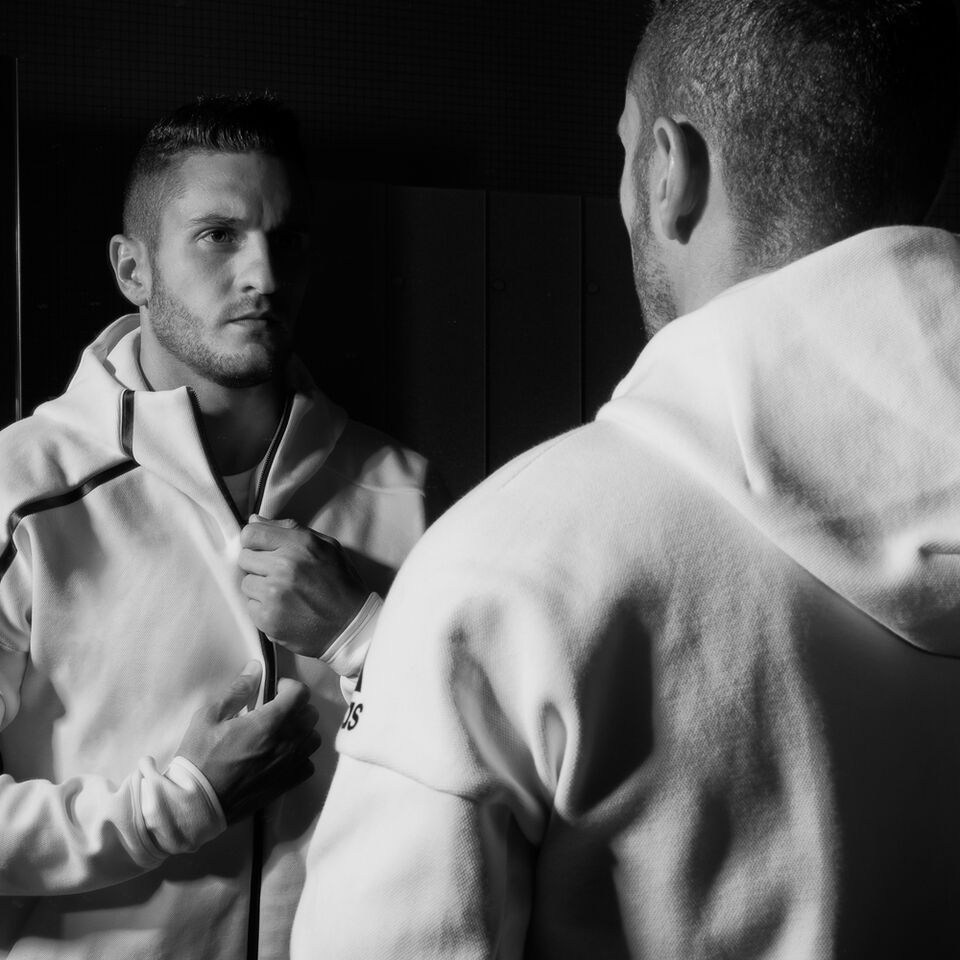 Martukipine's tweet photo. 7 años de tu debut, gracias por todos los momentos que nos aportas @Koke6 Sigue sumando ídolo ❤👏🎉✌👌 https://t.co/cAUiIcVuf8