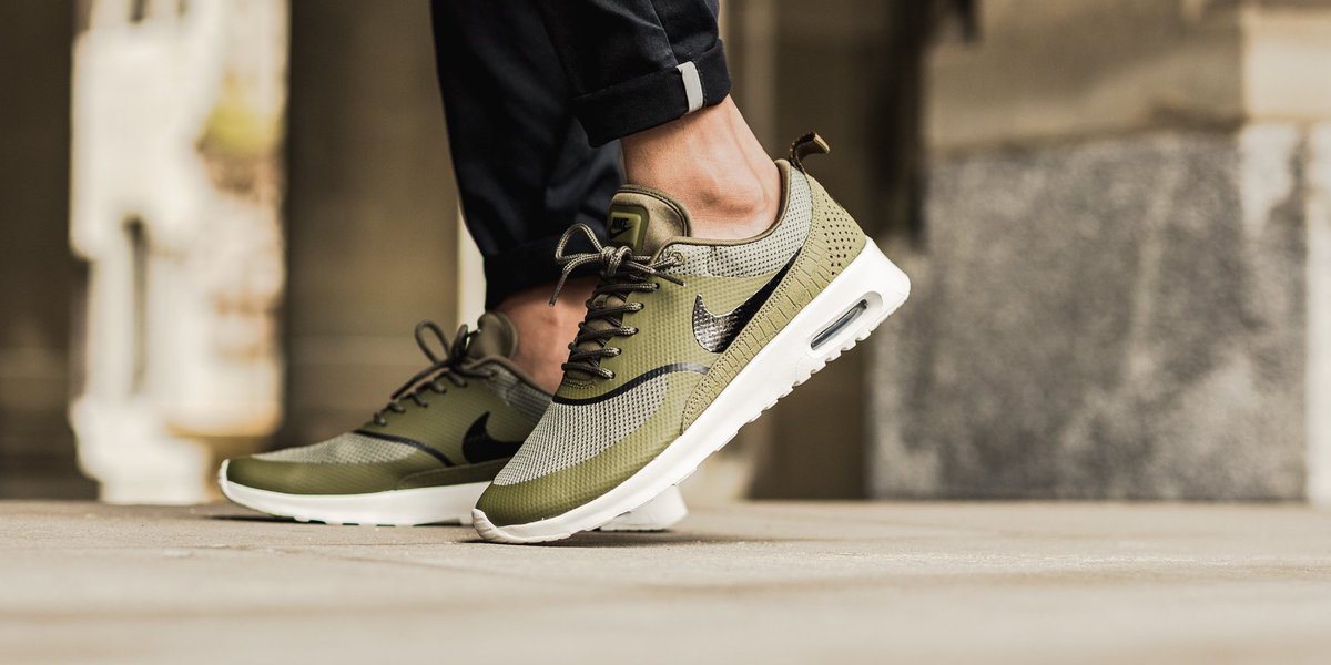 air max thea olive