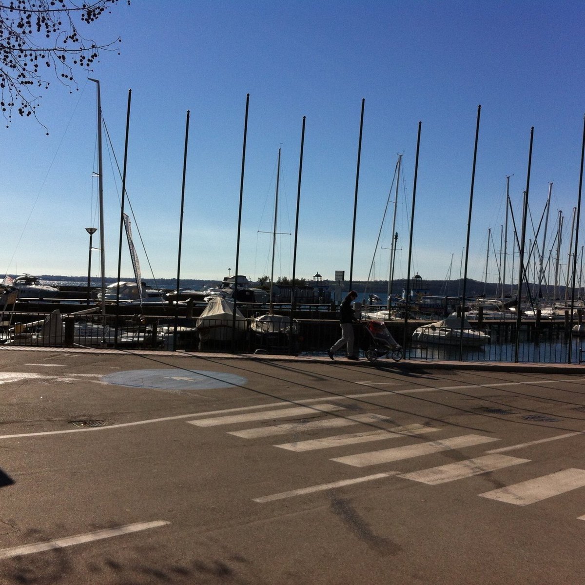 gardone_sun's tweet photo. #portofmoniga #lagodigarda https://t.co/8wRZMZx0yu