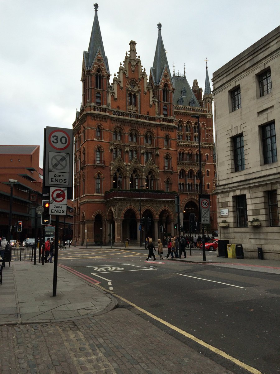 _mrgxday's tweet image. Il y a six mois j'était à cette heure en route pour l'O2 Arena quoi... 😭🇬🇧 #AdeleAtTheO2 #AdeleLive2016