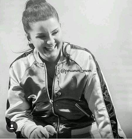 PORAMORMEM's tweet photo. "Mas que sorriso é esse cê tem
E eu me achava que não precisava de ninguém
Tô me sentindo tão bem, tão bem!" https://t.co/Qda2tXiiRF