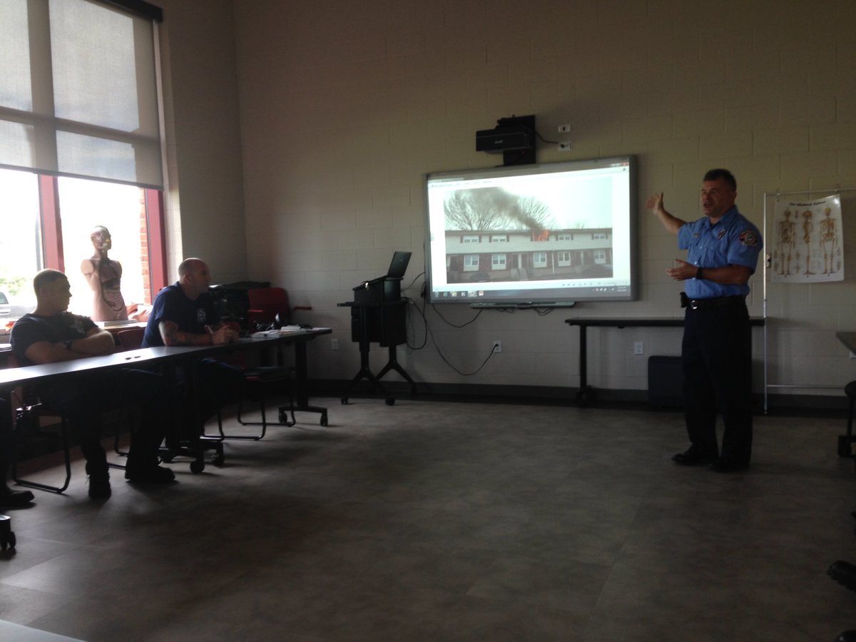 NCFDTraining's tweet photo. ATO Gillespie talking tactics with E202, E208, T202 &amp; R207 @NCFDTraining @NCFDSC https://t.co/w4tFCmVvYA
