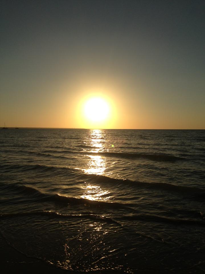wravltheworld's tweet photo. Sunset over mindil beach
Darwin, Australia #Darwin #NT #sunset 
#travel #Goodtimes #Australia #travelphotography https://t.co/wQaVcm3XWx
