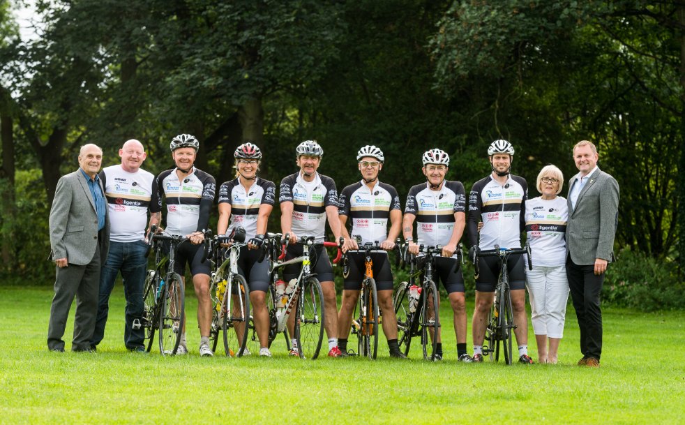 Massive thanks to <a href="/GaryVerity/">Sir Gary Verity</a> <a href="/Welcome2Yorks/">Welcome to Yorkshire</a> and <a href="/Robinson4Brian/">Brian Robinson</a> for coming and welcoming the team home on Friday!