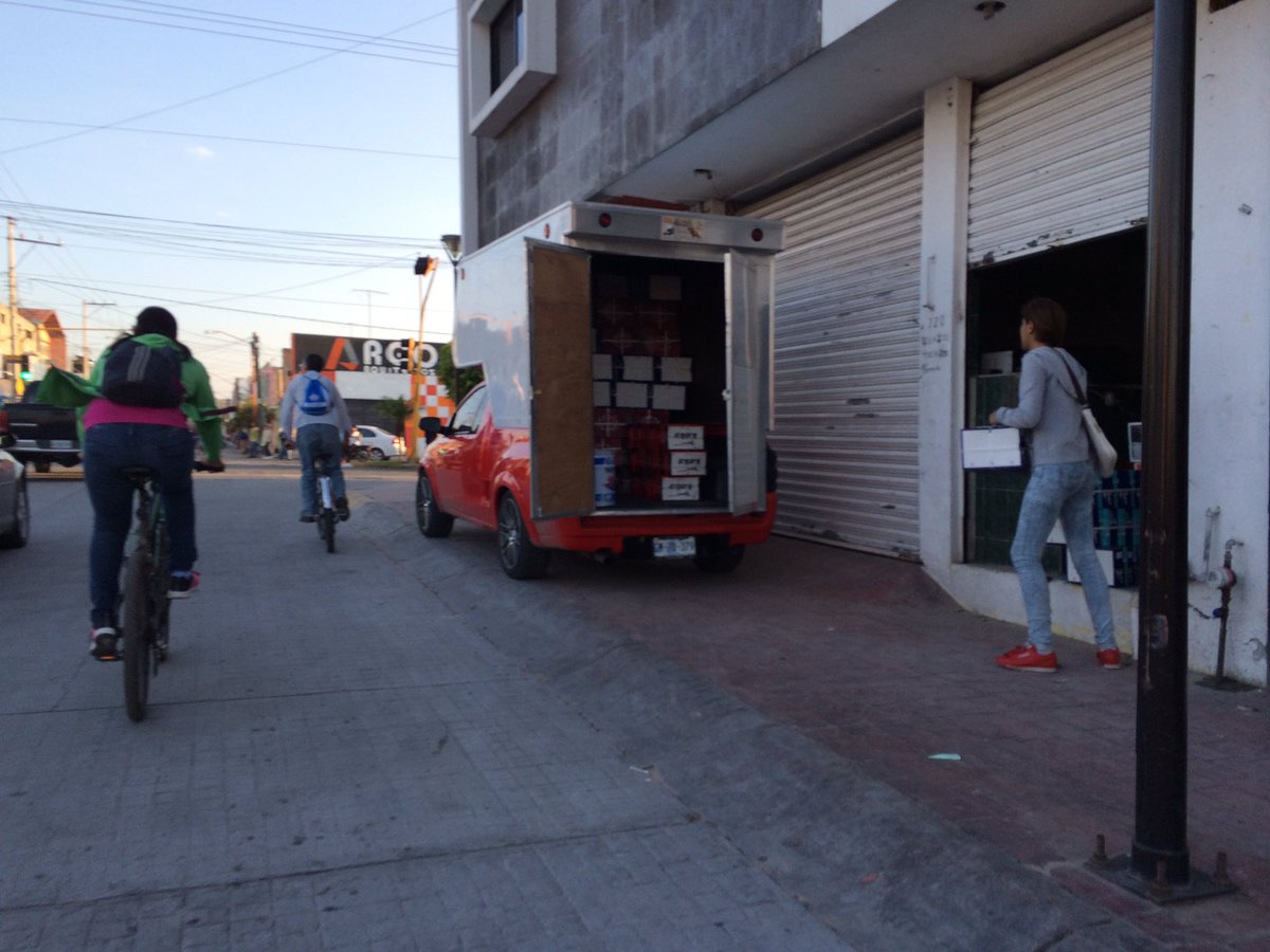 BurrosAlVolante's tweet photo. #BurrosAlVolante
Estacionado en la banqueta. https://t.co/ONCaiZ7Dpx