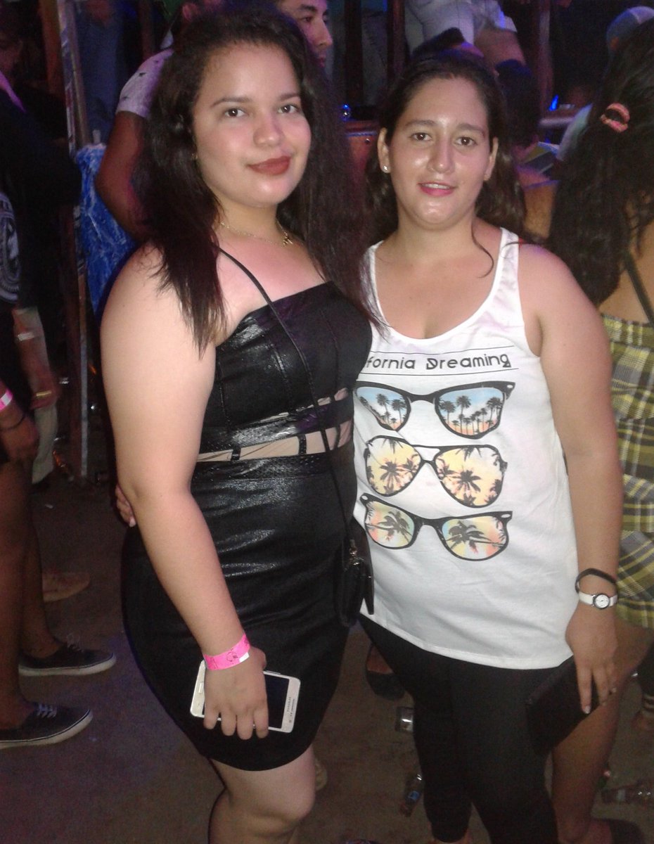 BriyithGmez1's tweet photo. Saturday! Great Night...! #Weekendbeachclub #Friends 👭🎉🎶🍸 https://t.co/L1DK6IrCJC