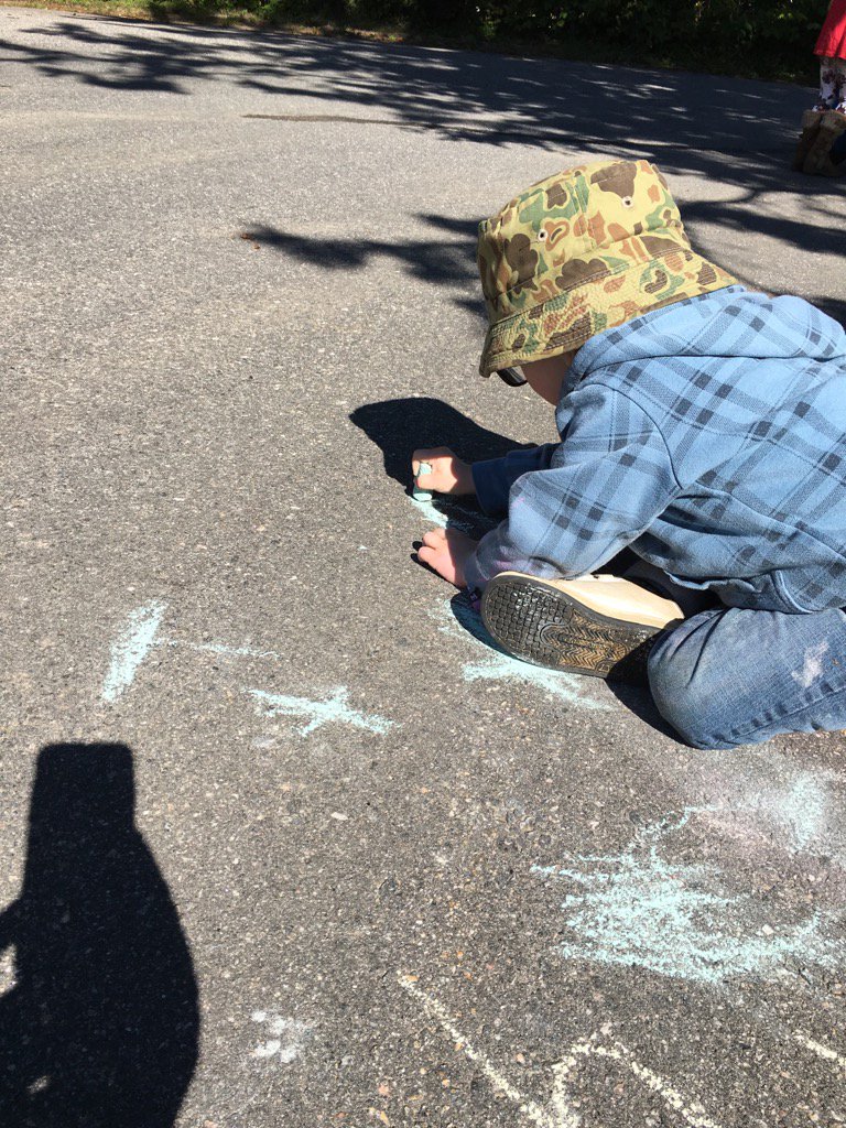 TLupton's tweet photo. Talking about letters at chalk play! https://t.co/5trwjMMMtx