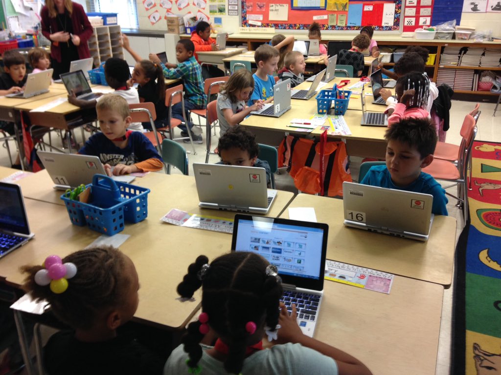 mrsnbowman's tweet photo. Practicing on devices for the first time! #devicesforlearning https://t.co/6oeF8Mjuck