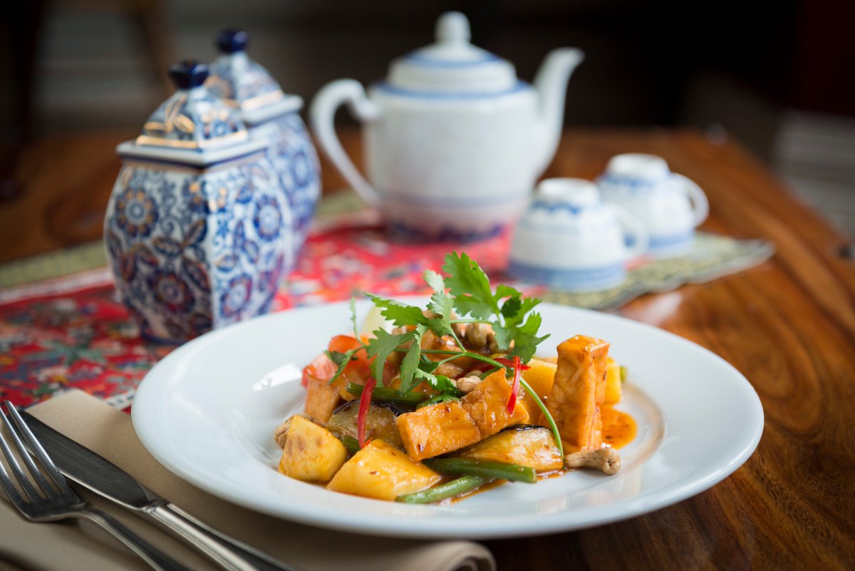 bluegingerbham's tweet photo. It's vegan Monday at Blue Ginger! Receive £10 off your food bill; just spend £50 or more #meatfreemonday #kingsheath https://t.co/bpY3hCdFhT