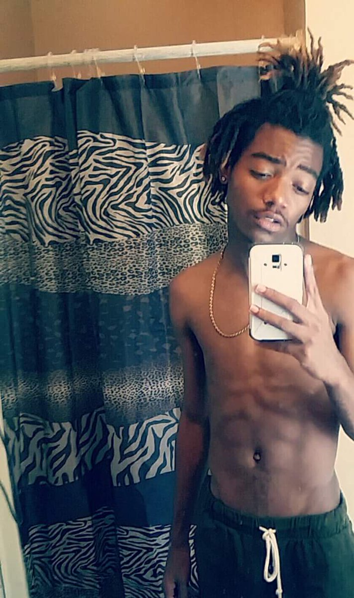 DillonRaHeem's tweet photo. I had no reason to have low self esteem 😍 https://t.co/RYsMTtyJOE