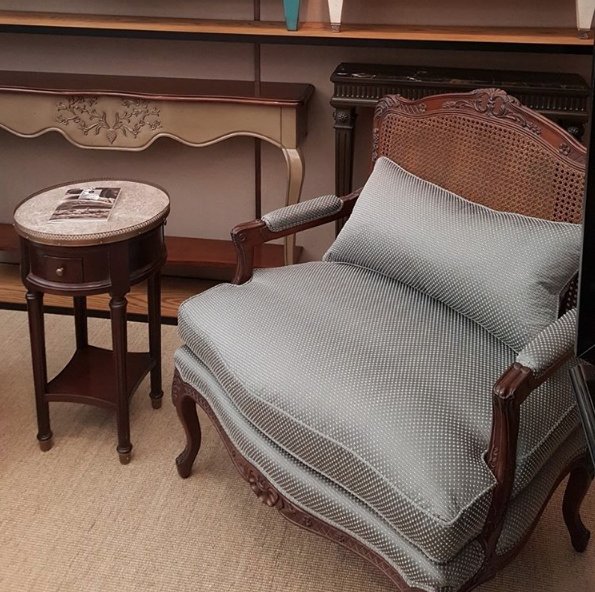 SYON PARK || It's day 2 of <a href="/Decorex_Intl/">Decorex International</a>. 
Another #regram: <a href="/OficinaInglesa/">Oficina Inglesa</a>'s hand-carved Rodin Fauteuil. #Decorex