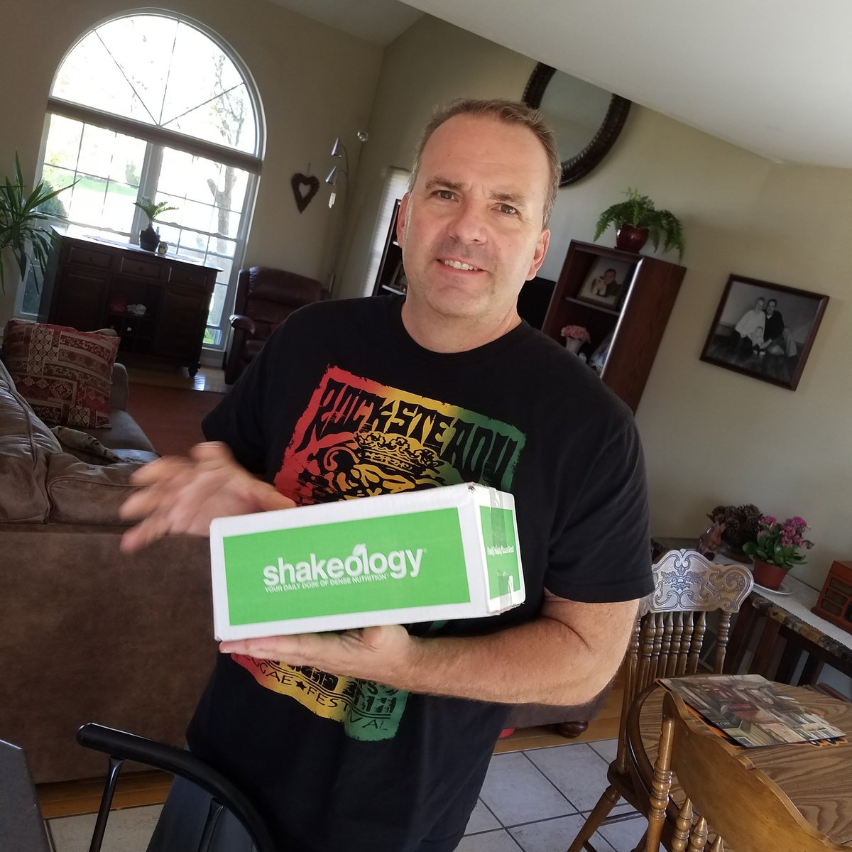 zlisty1967's tweet photo. Happy Mail just arrived
@shakeology #365er #homedirect https://t.co/zp07RhM5vY