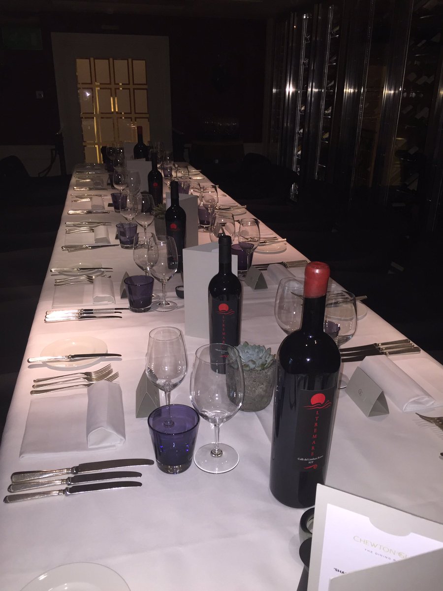 gabriele_mail's tweet photo. #firsttimeinUK #meettheproducer #Gioacchino #Sardinia #verticalof #oltremare @chewtonglen @unmaredivino https://t.co/B9miEkKzNV