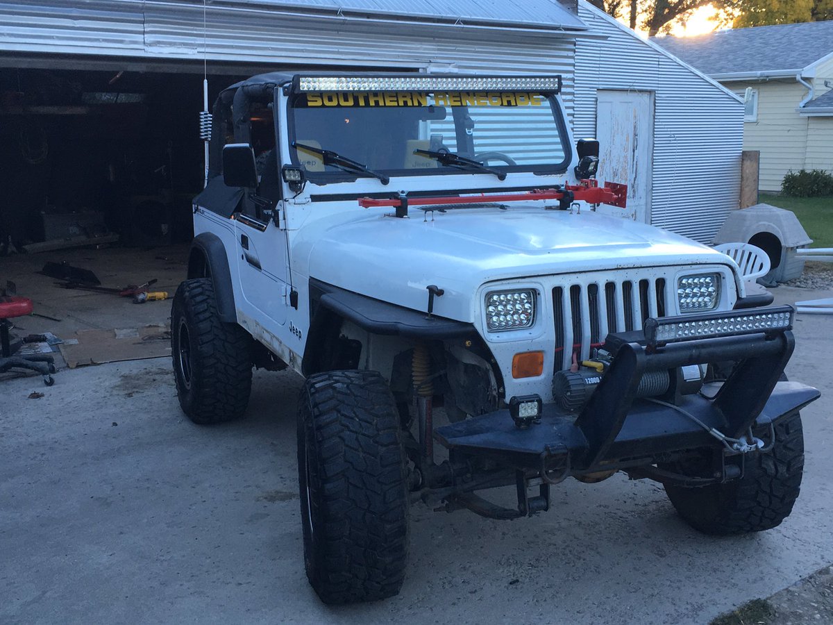MUDDUCK62's tweet photo. Got my flat fenders done! Ready for the snow now https://t.co/MvJ1Luuuoh