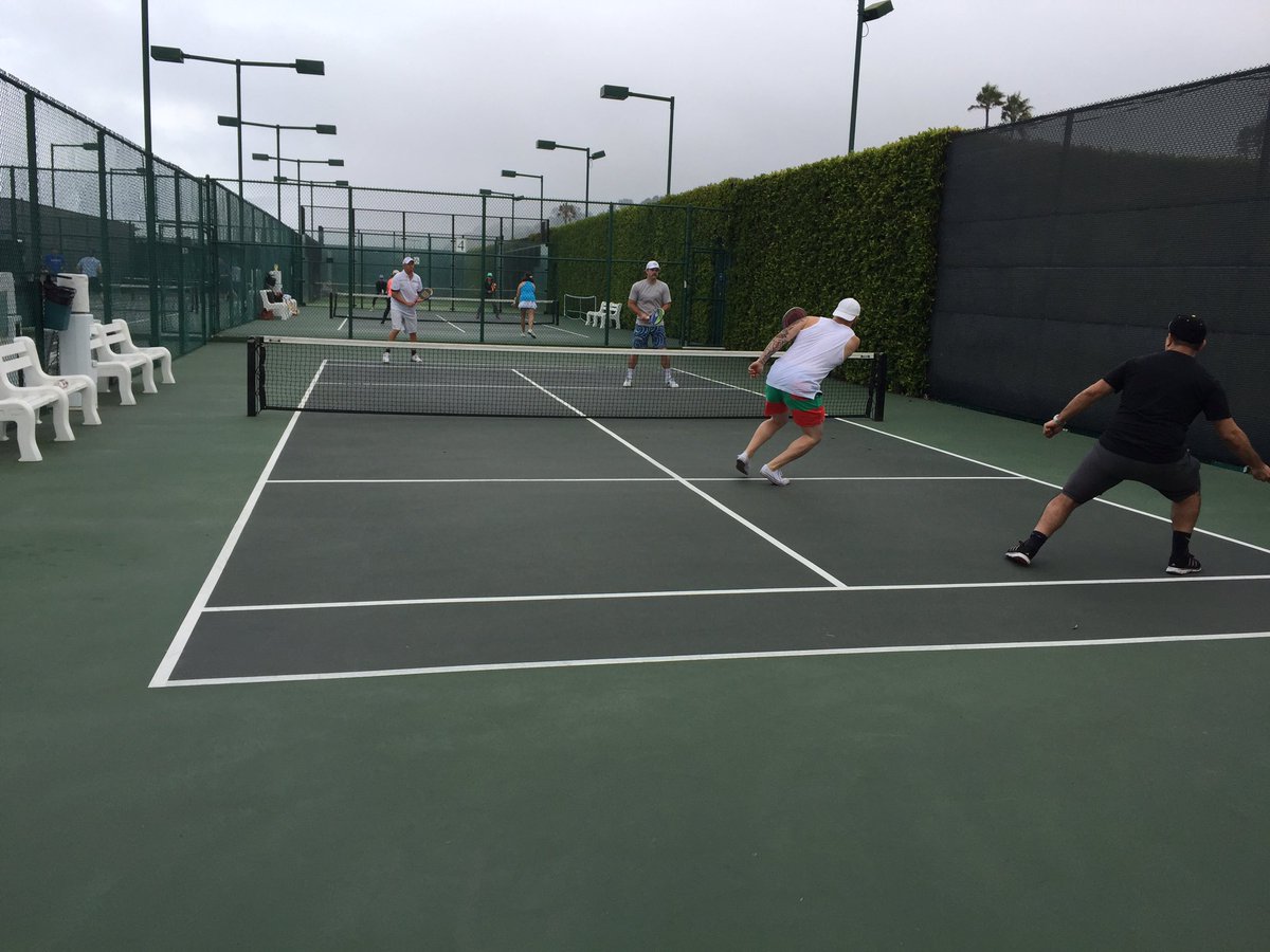 officialLACRA's tweet photo. The #LACRA #BrokerChallenge2016 is off to a good start with paddle tennis! https://t.co/skJvHbziZQ