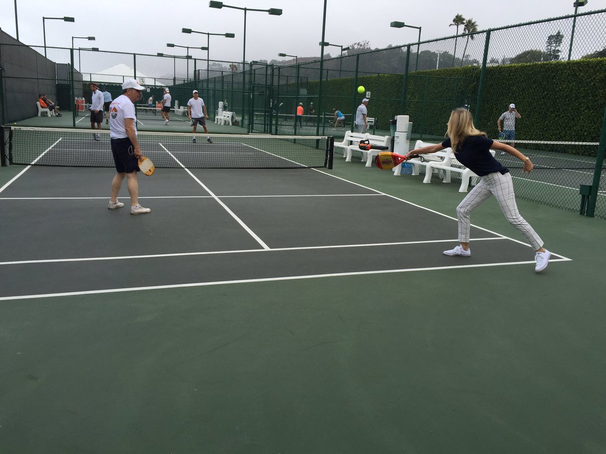 officialLACRA's tweet photo. The #LACRA #BrokerChallenge2016 is off to a good start with paddle tennis! https://t.co/skJvHbziZQ