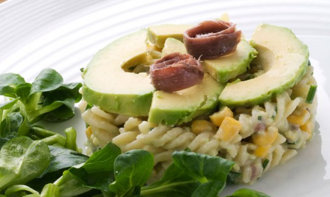 TLathouwer's tweet photo. Ensalada Laurgain https://t.co/EV3ot8guua