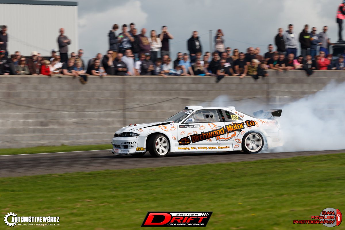 danfowlerphoto's tweet photo. Great to see a strong crowd at the final round of the 2016 bdc season #ukbdc #Angleseycircuit #flatout #crowd https://t.co/XgSoQxDCPp