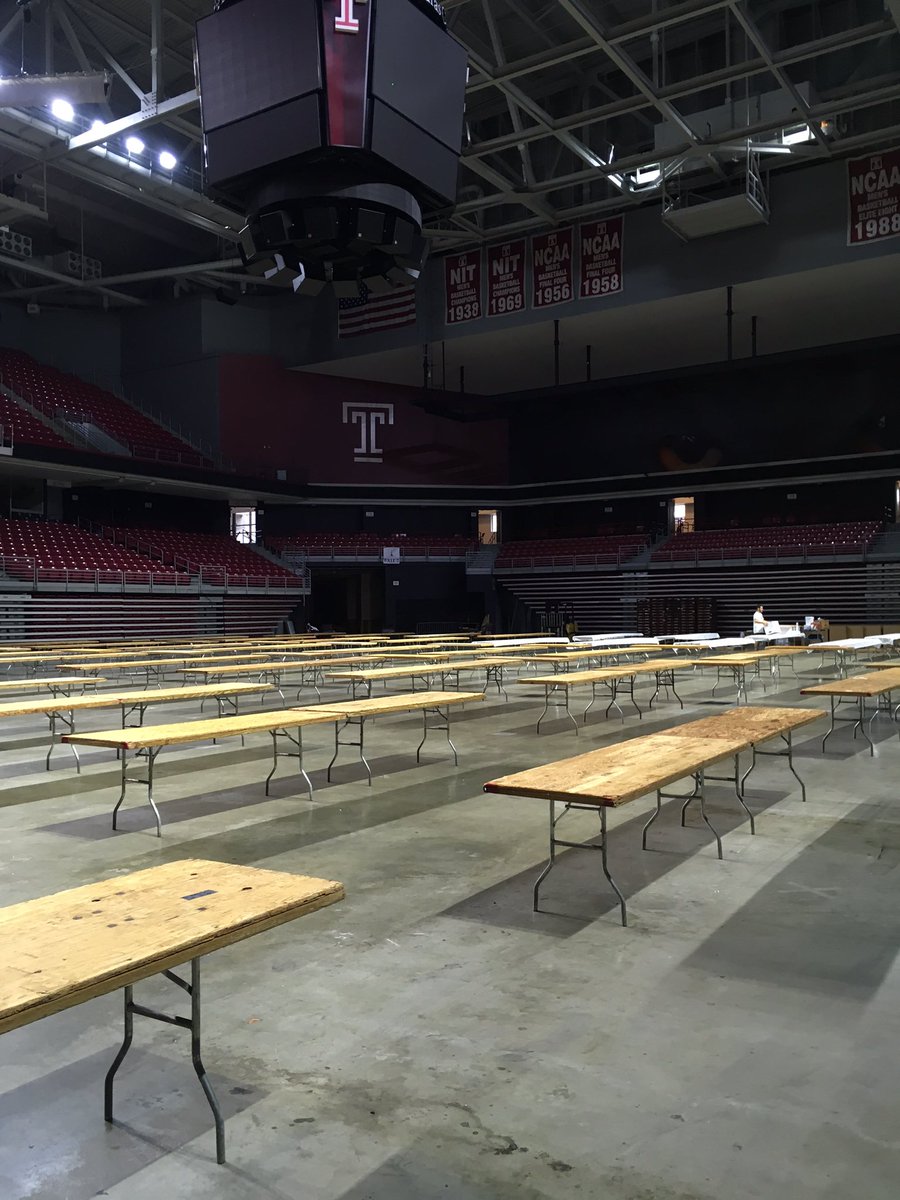 TempleMCPB's tweet photo. The setup process has begun! If you haven't signed up yet, come at 4 PM to do walk-in registration! #TempleMadePBJ https://t.co/NyPwl9QVdM