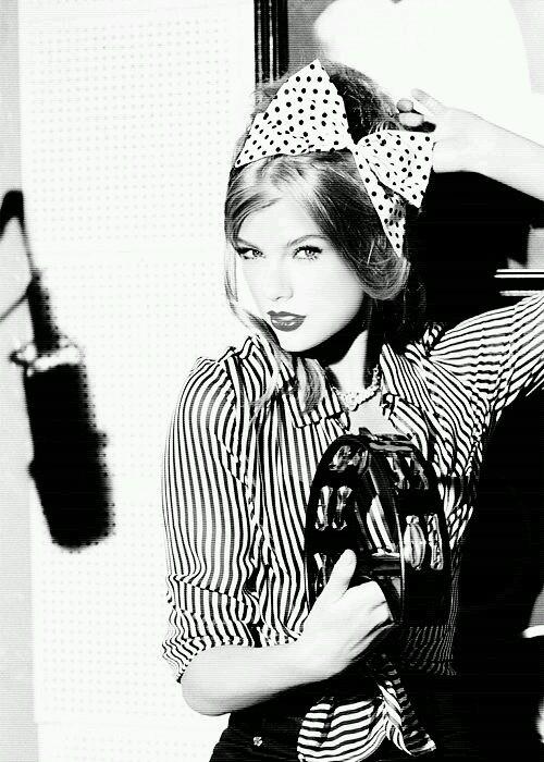 niooshjr11's tweet photo. #iranianswifties https://t.co/LrmVnvc36I