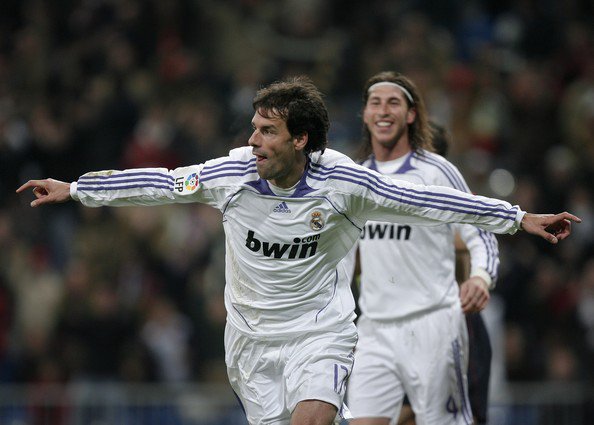 Raul7Capitan7's tweet photo. De los mejores delanteros que han visto mis ojos. Eterno Ruud Van Nistelrooy. #Madridismo https://t.co/es9JOCFtnK